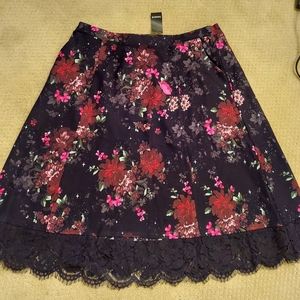 Premium pointe lace midi skirt
